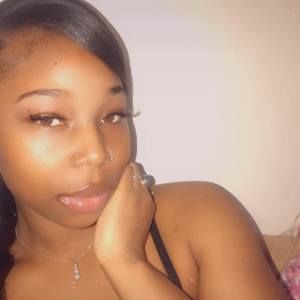 Meet your Posher, Leona